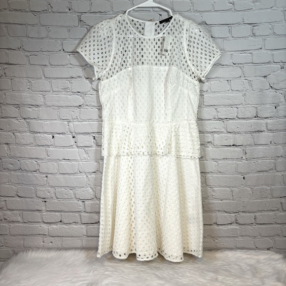 NWT Banana Republic White Eyelet Dress - Picture 2 of 12